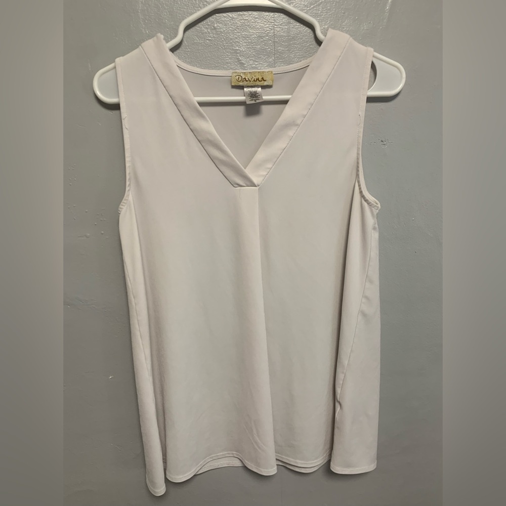 Davina White Sleeveless Flowy Top Size Small
